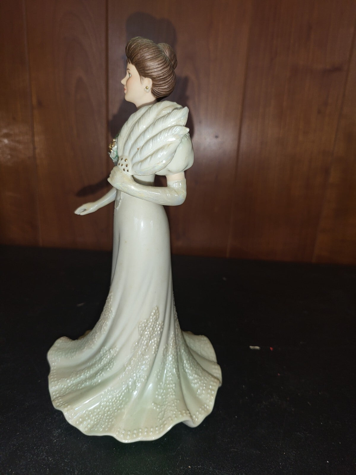 Figurine Lenox Ivory Centennial Ball 8.5"H