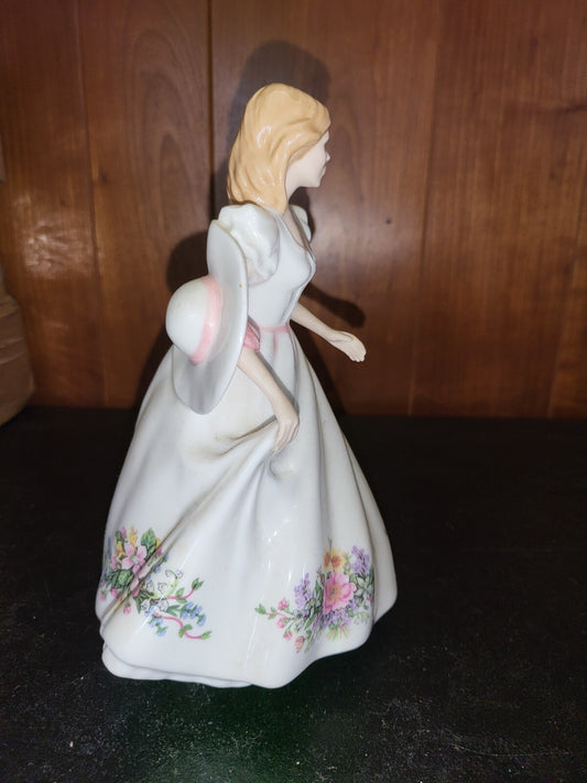 Figurine Royal Doulton 1992 / 1993 Joanne #3422 8"H *first production year