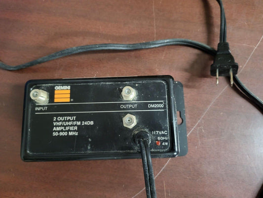 Gemini DM2000  2 Output VHF/UHF/FM 24DB Distribution Amplifier 50-900 MHz  117VA