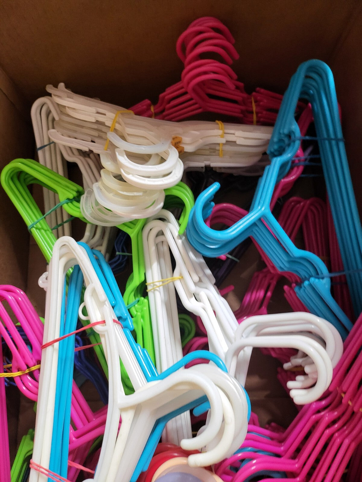 200 Kids size Hangers Plastic 11-15" Children's  Clothes Hangers
