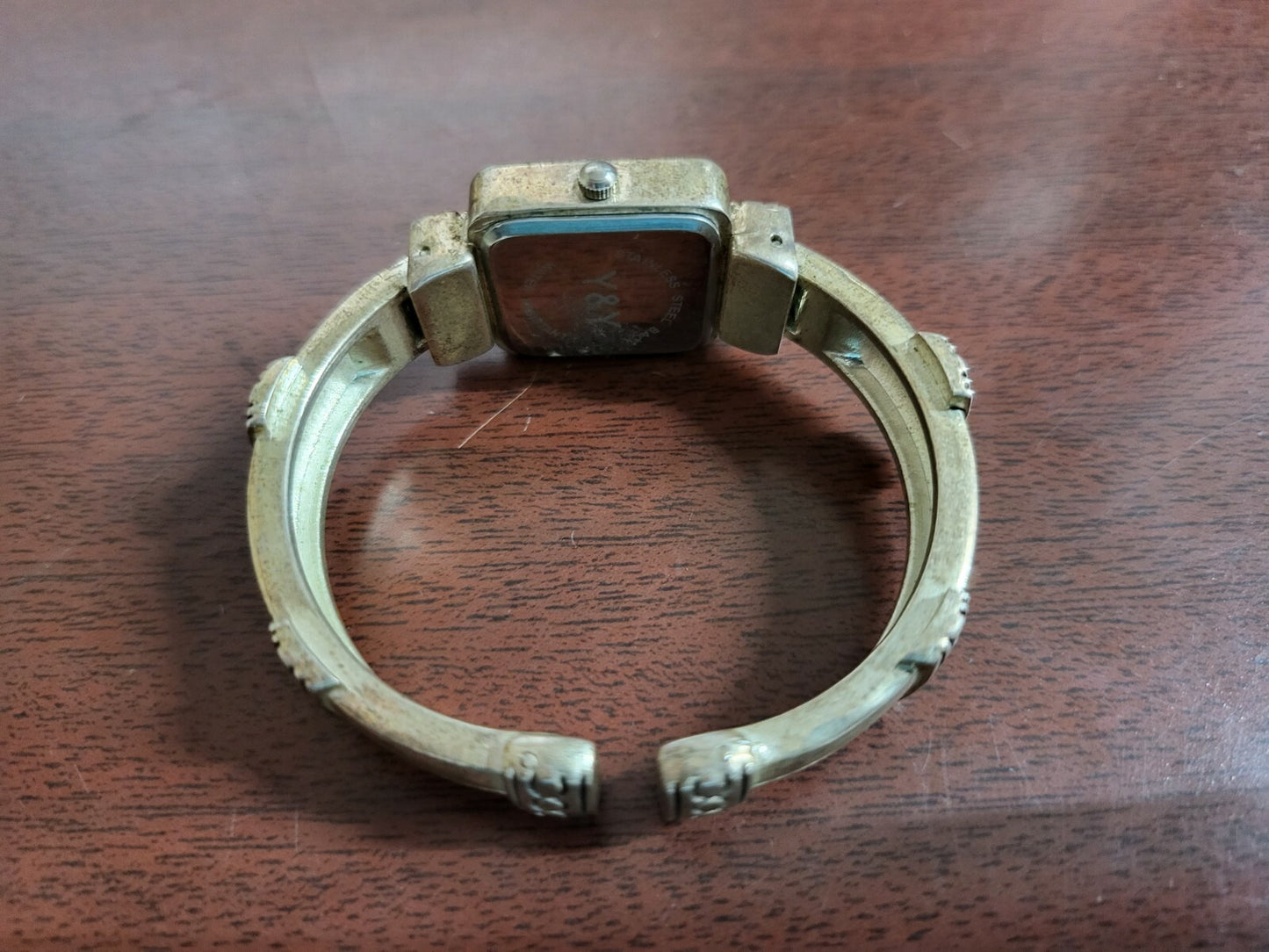 Y & Y Vintage Ladies Wrist Watch Quartz Japan Movement Hinged Bracelet  #215