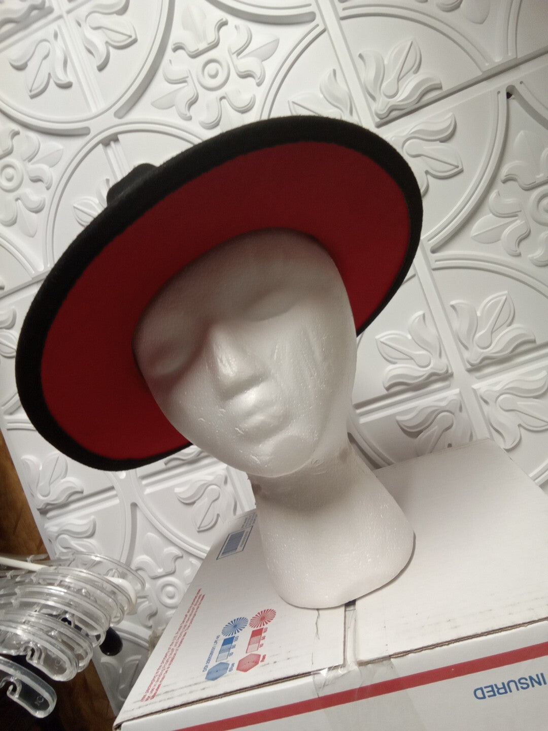 KENDALL & KYLIE Hat Fedora Black Red Lining Ivory Tortoiseshell Chain One Size