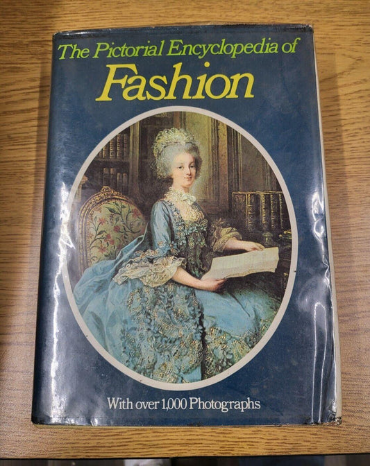 Book - The Pictorial Encyclopedia of Fashion with over 1000 Photographs	 #2750