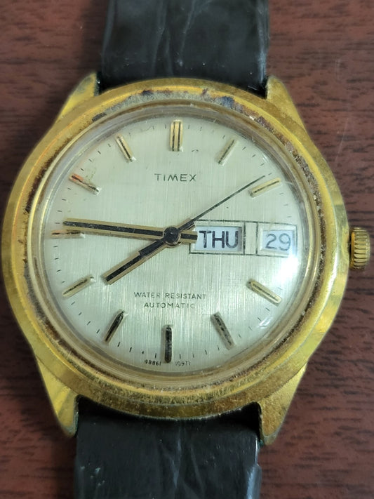Vintage Timex Automatic Wrist Watch Day / Date Complication Runs #147