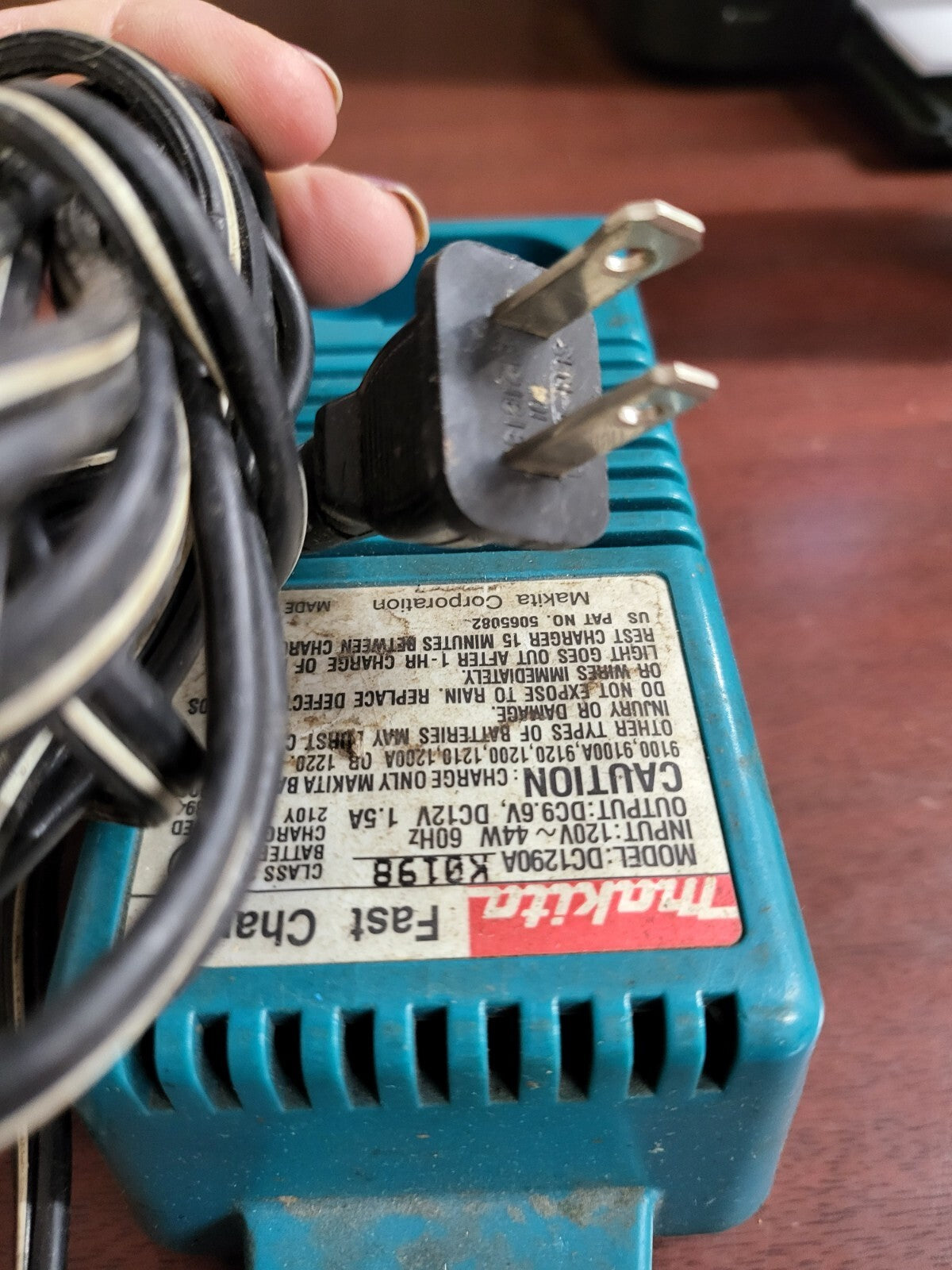 Makita Fast Charger Model DC1290A Battery Charger (battery not incl)