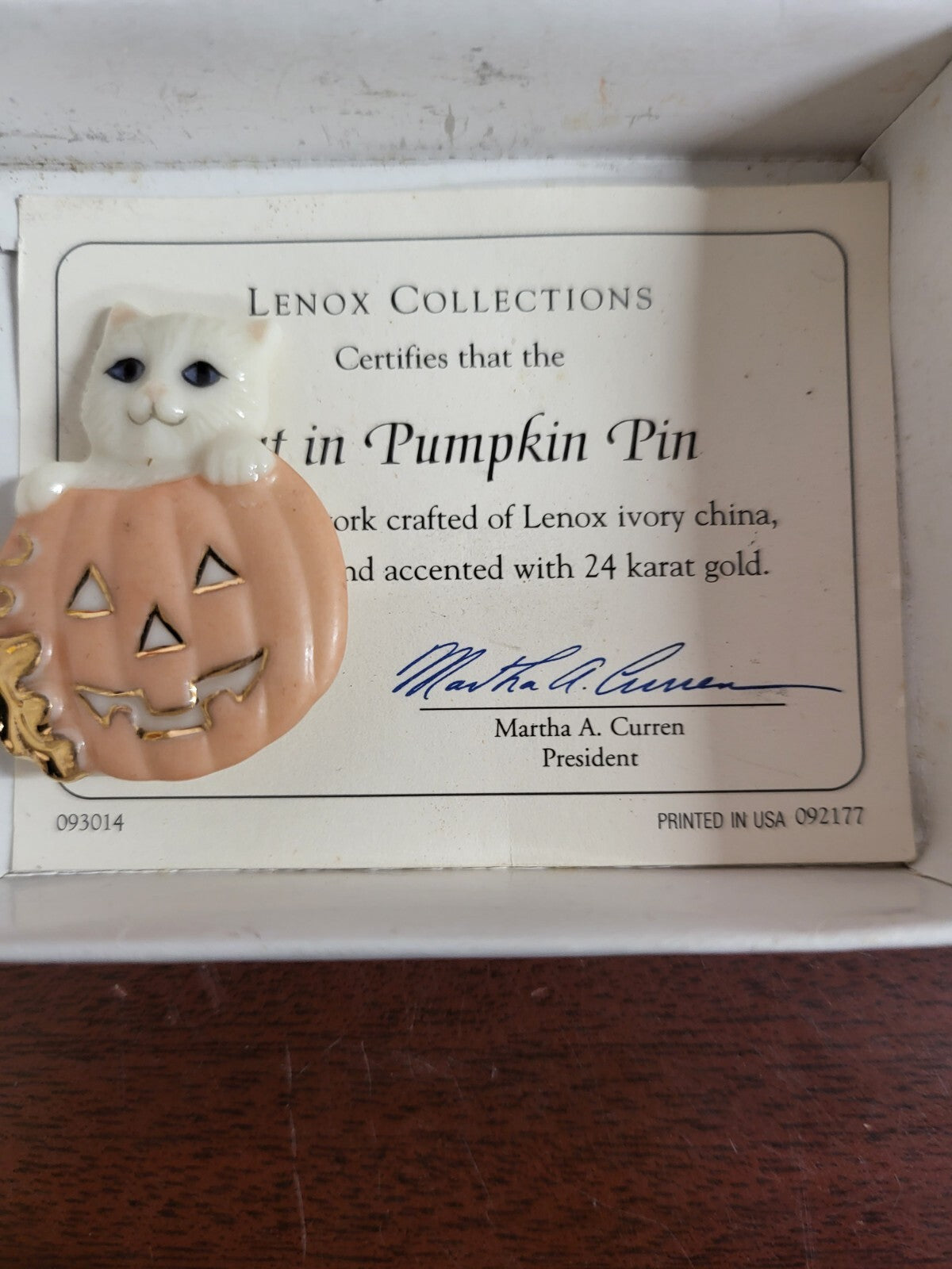 Lenox Cat in Pumpkin Pin Ivory China & 24 karat Gold & Certificate 1.5"H  #155