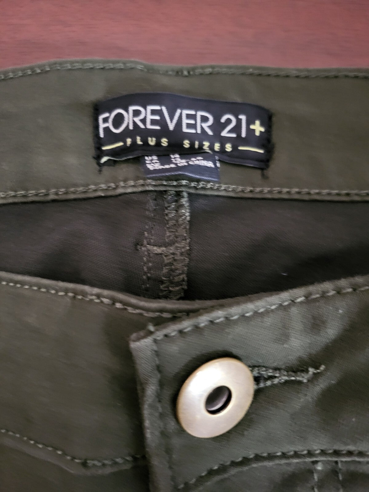 Ladies Jeans Forever 21 size 14 DARK GREEN W 36"  H 40"  Ins 28" 5 pocket