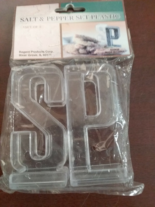 Salt & Pepper Shaker Set 4x2x1" Clear Plastic NIP Novelty Decor