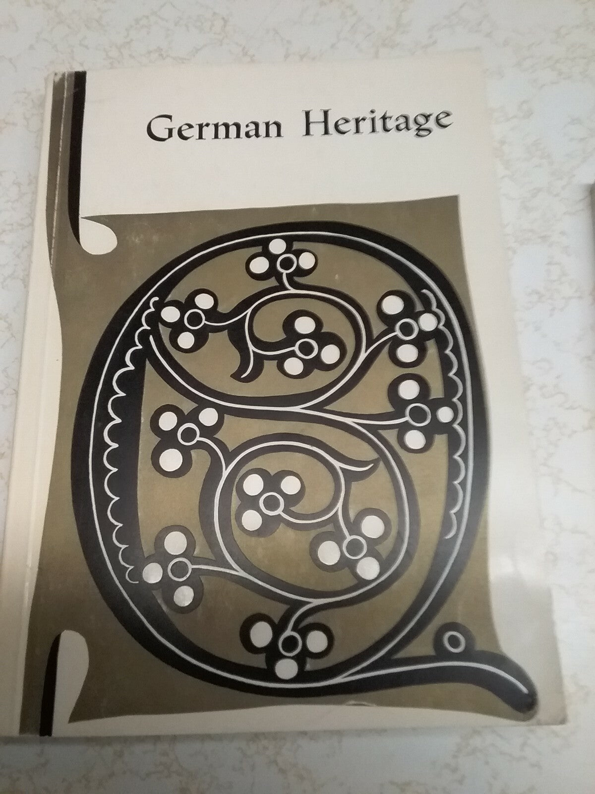 Book - German Heritage PB	Deutsche Welle	  #2623