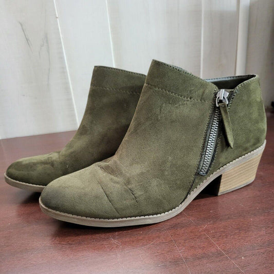 Shoes Ladies Time & True Ankle Boots size 9 Forest Green Suede Type Material