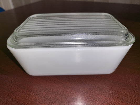 Vintage Pyrex Ovenware 1.5 Pint White Glass Casserole Pan & Clear Lid Rectangle