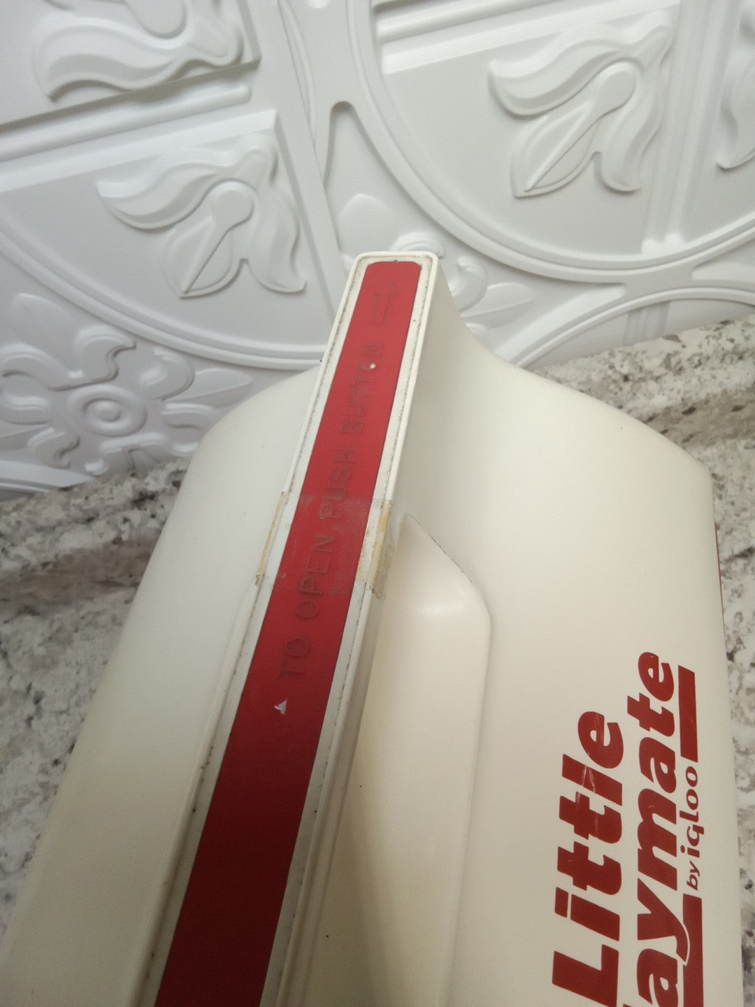 Igloo Little Playmate Cooler Vintage Red & White Push Button