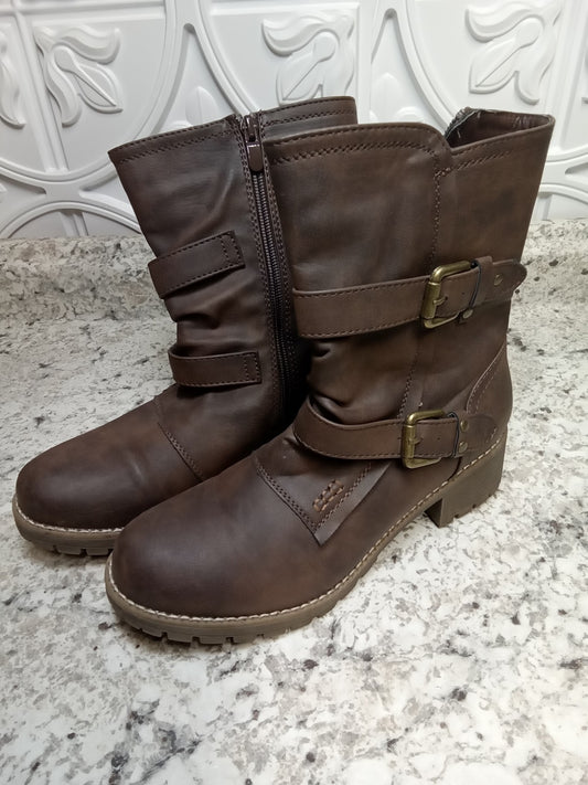 Global Win Size 8 M Women's Boots Side Zip    Good Cond