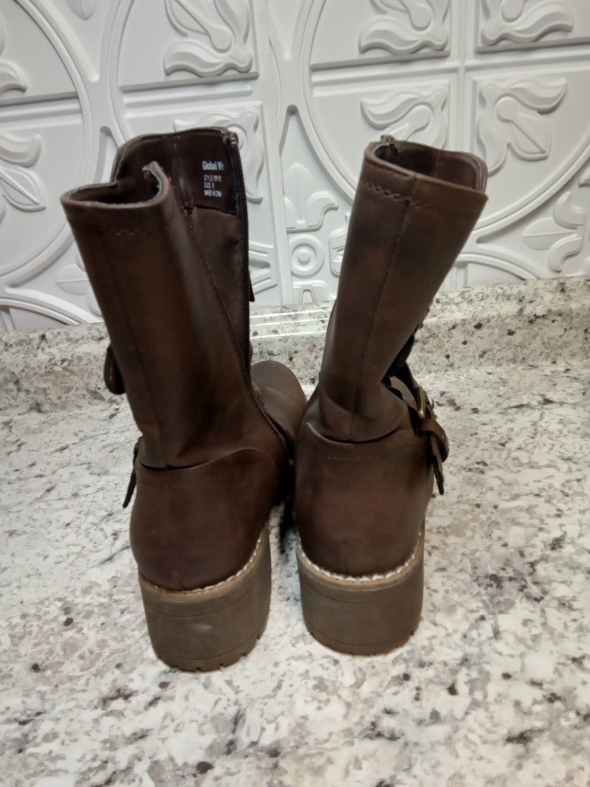 Global Win Size 8 M Women's Boots Side Zip    Good Cond
